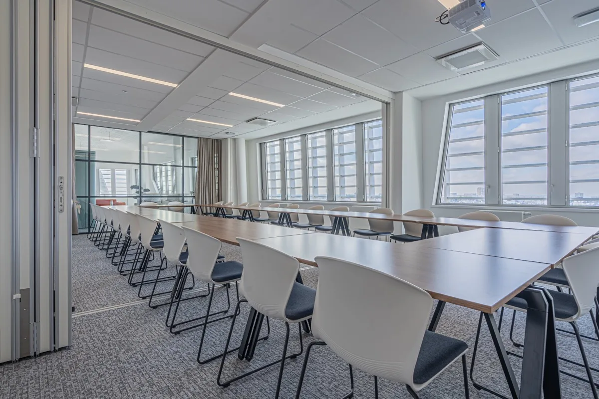 Salle modulable Groix jusqu'à 60 places en conférence au POD Rennes