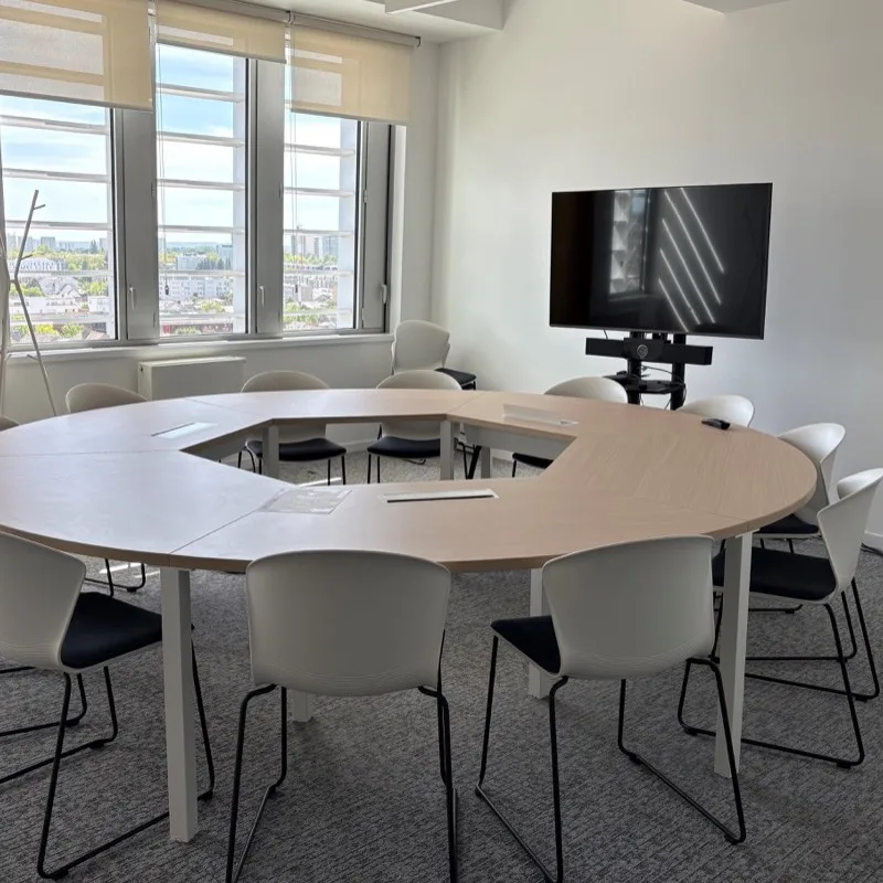 Salle de réunion en table ronde au POD Rennes gare