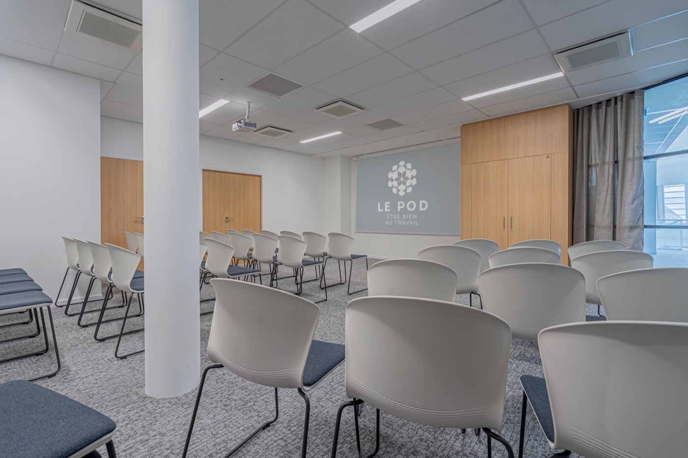 Salle Belle-Île en configuration conférence au POD Rennes Gare