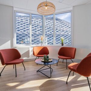 Espace détente et fauteuils au POD Coworking Rennes
